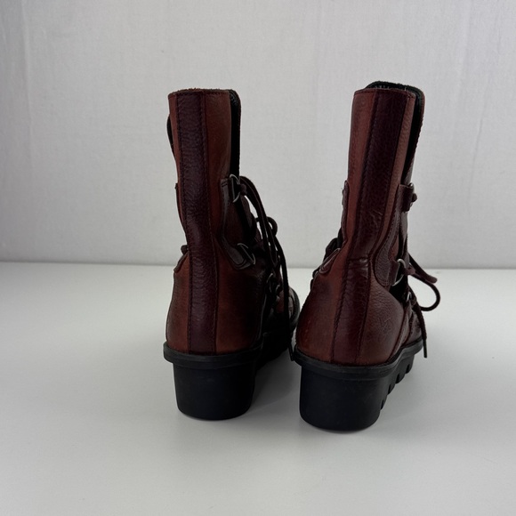 John Fluevog - Bronco Mid-Height Biker Boot Burgundy - Picture 7 of 16